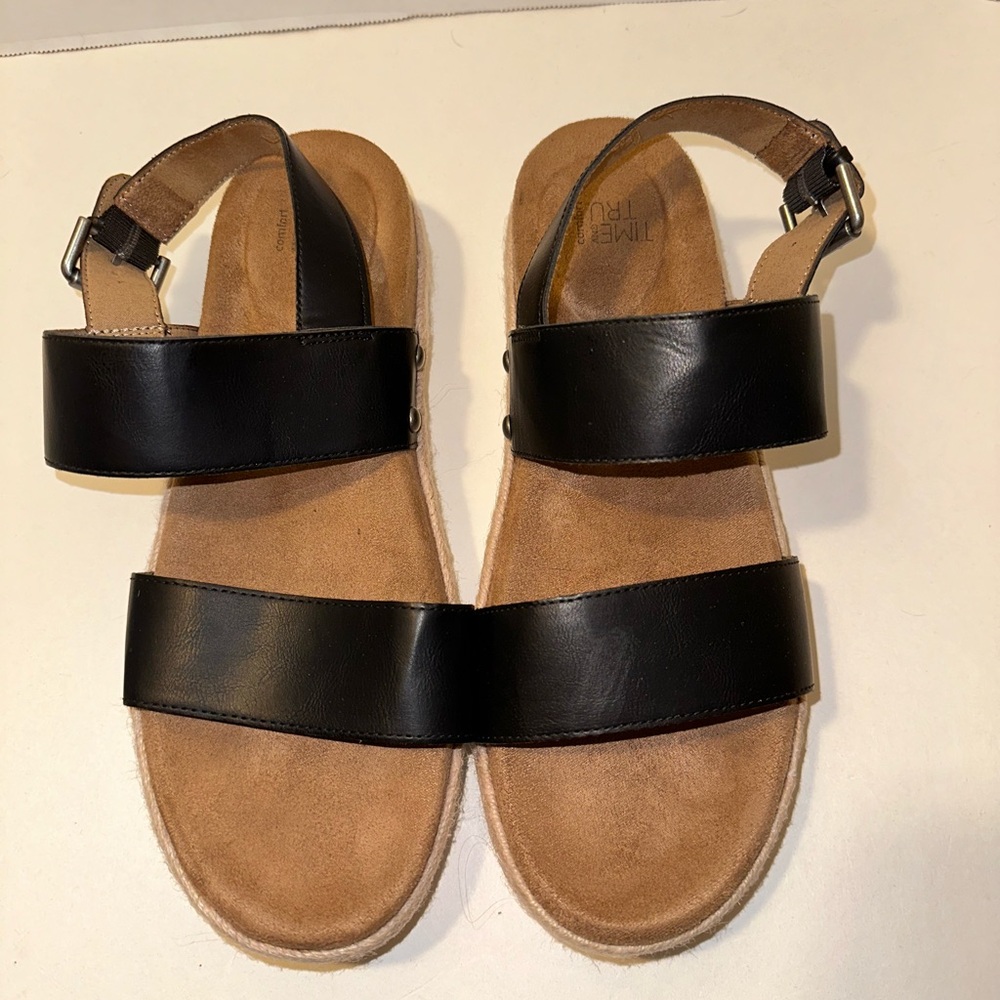 Time and Tru size 10 sandals